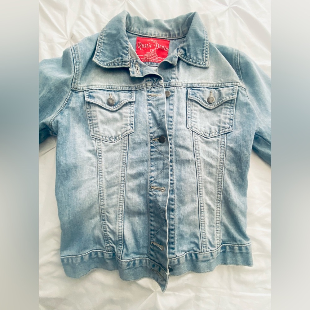 Jean Jacketsize Mused Featuring- White Embroidery Detailing View 5